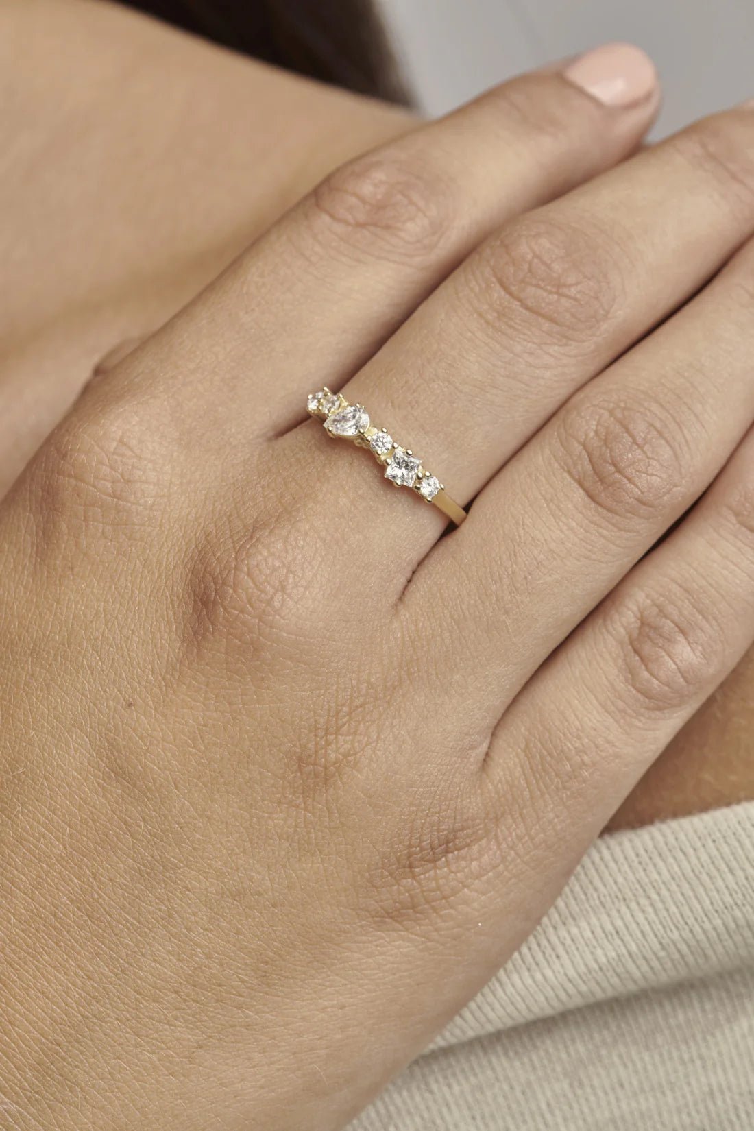 Anillo Kaos — en oro 9K con diamantes de laboratorio — ROUCLÊ Maison Contemporaine