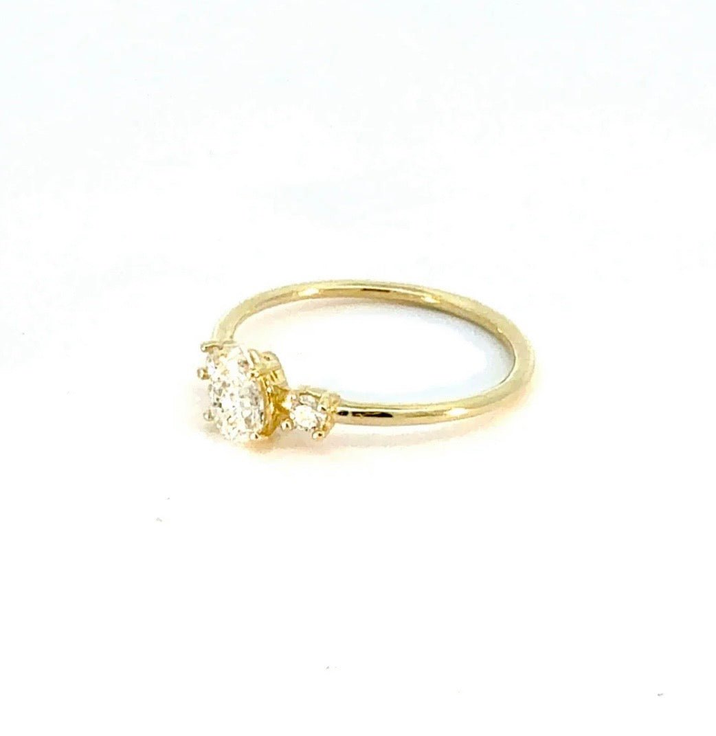 Anillo Lágrima — en oro 9K con diamantes de laboratorio — ROUCLÊ Maison Contemporaine