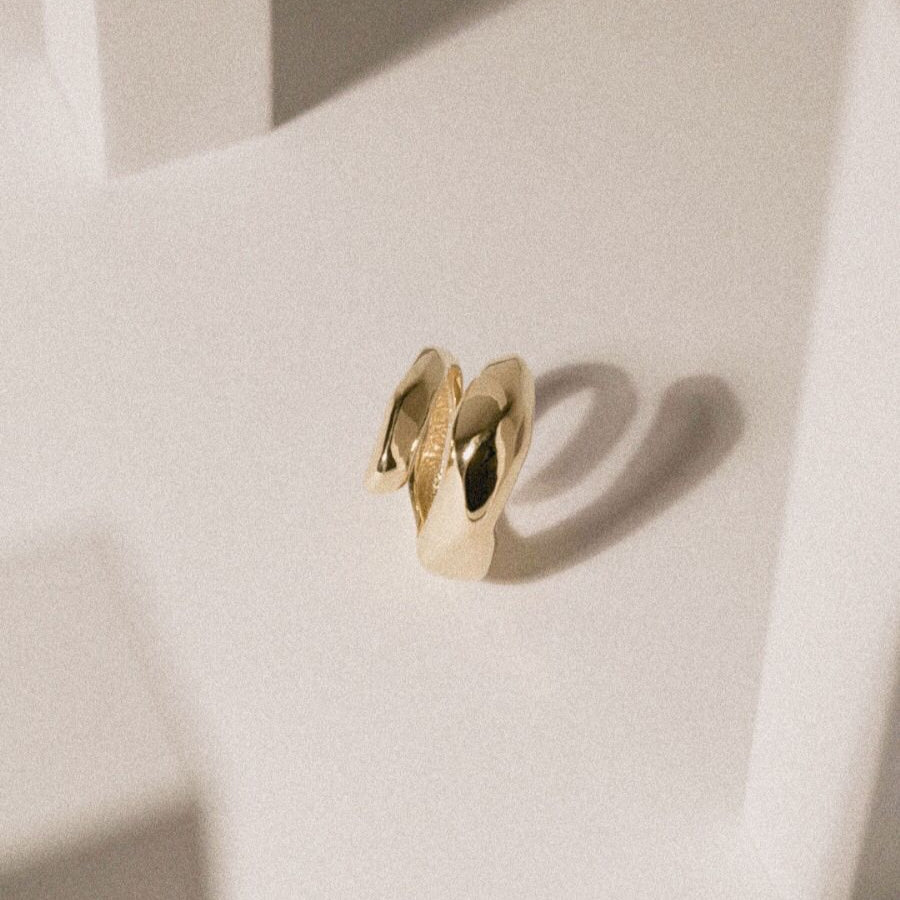 Anillo ROUCLÊ “Vessel” en plata 925 o baño de oro 18k – diseño escultórico inspirado en The Vessel — ROUCLÊ Maison Contemporaine