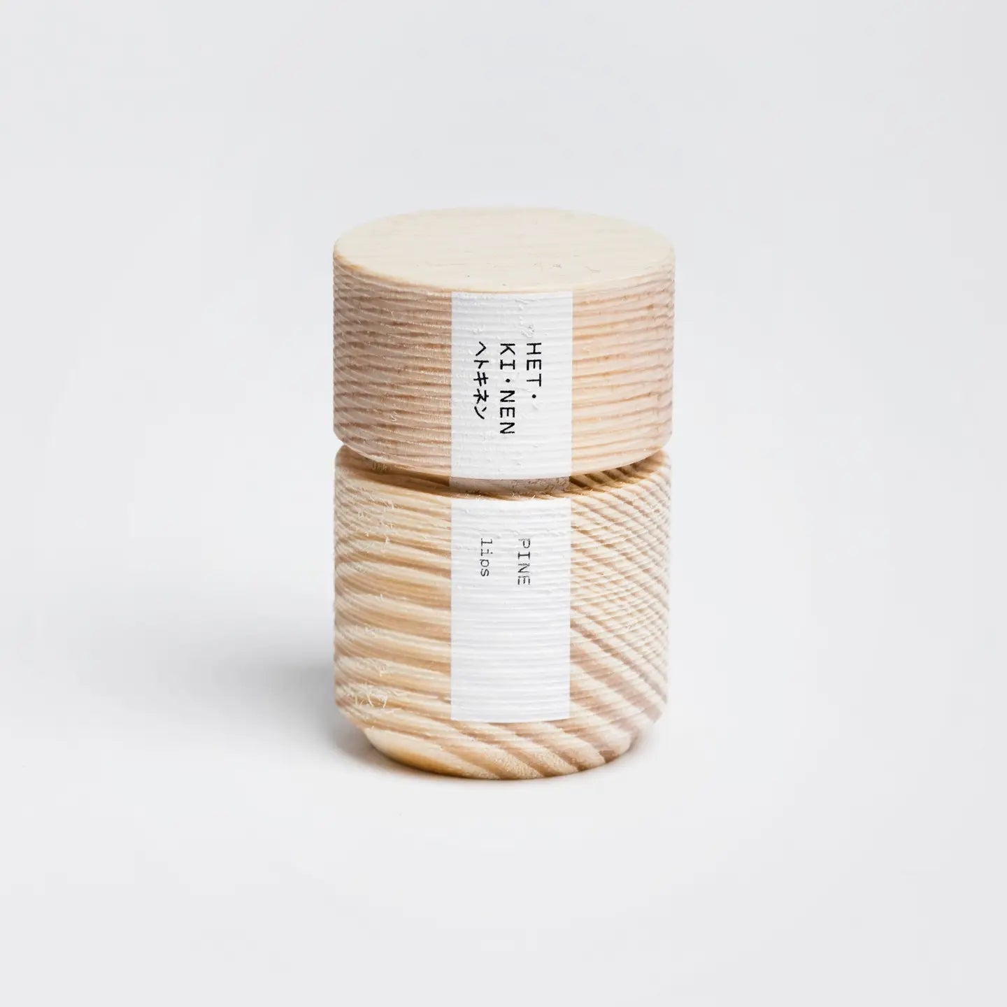 Bálsamo labial de pino — Hidratación intensa con aceites de bosque nórdico — ROUCLÊ Maison Contemporaine