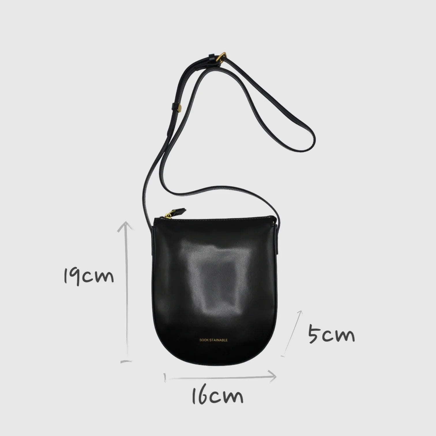 Bolso bandolera Eva — Piel vegana de manzana negra — ROUCLÊ Maison Contemporaine