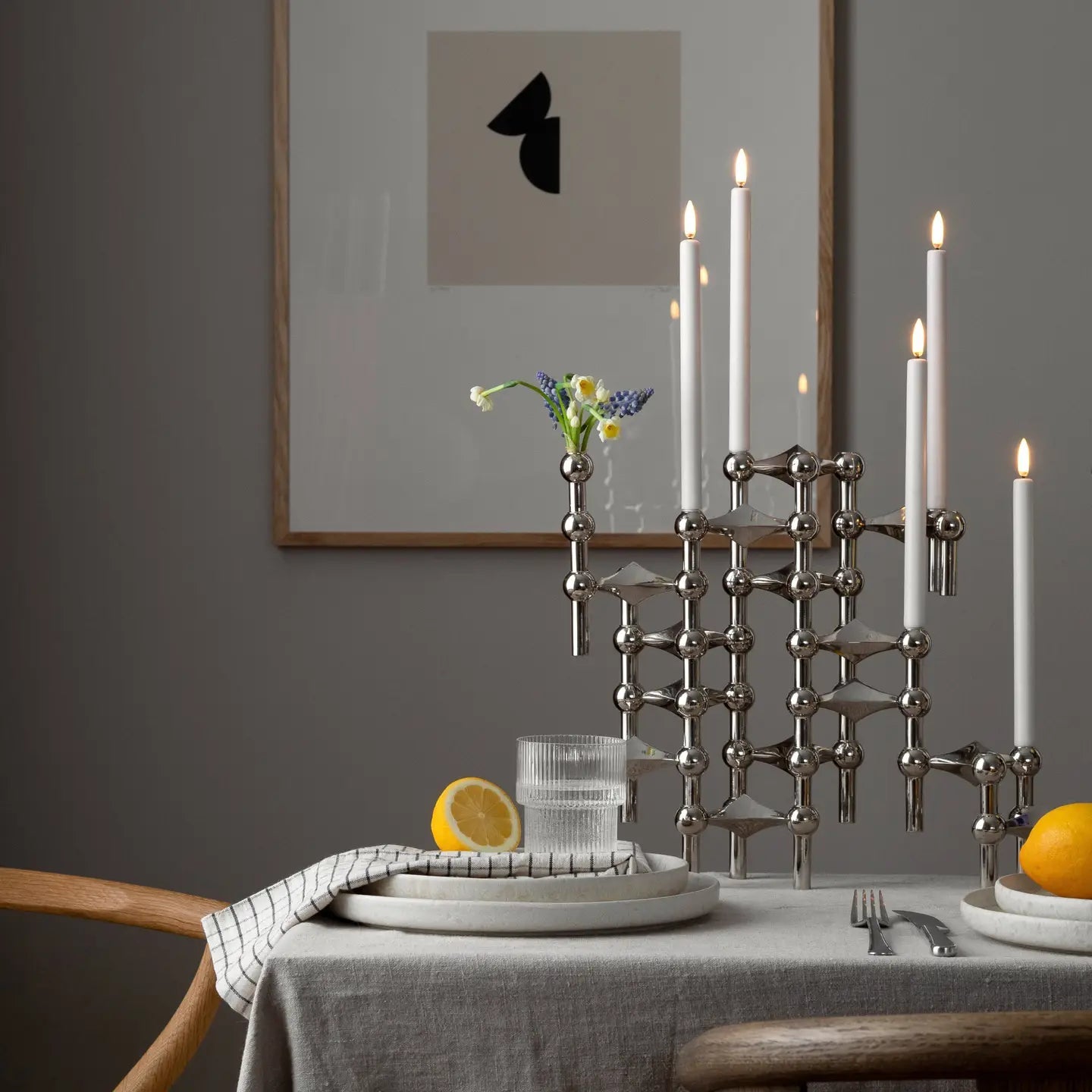 Candelabro STOFF Nagel — Cromo escultural — ROUCLÊ Maison Contemporaine