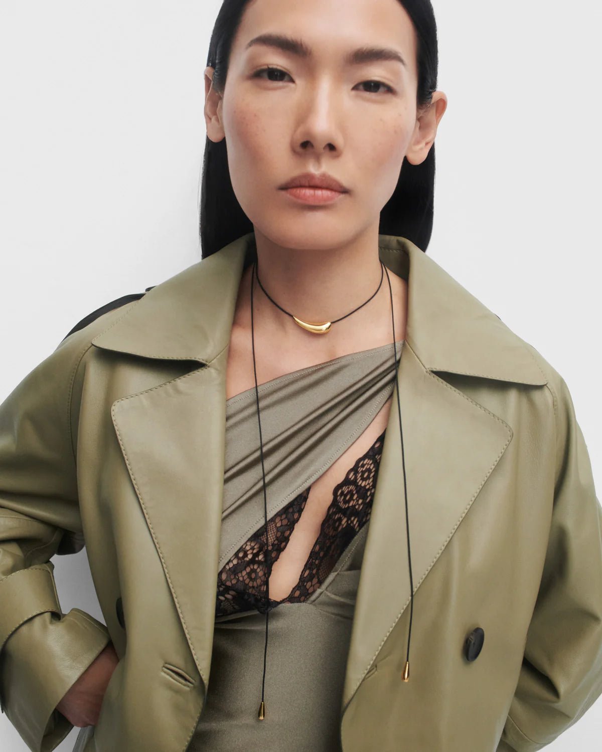 Collar de cordón Orbit — Plata de ley bañada en oro 18k con diseño de gota — ROUCLÊ Maison Contemporaine