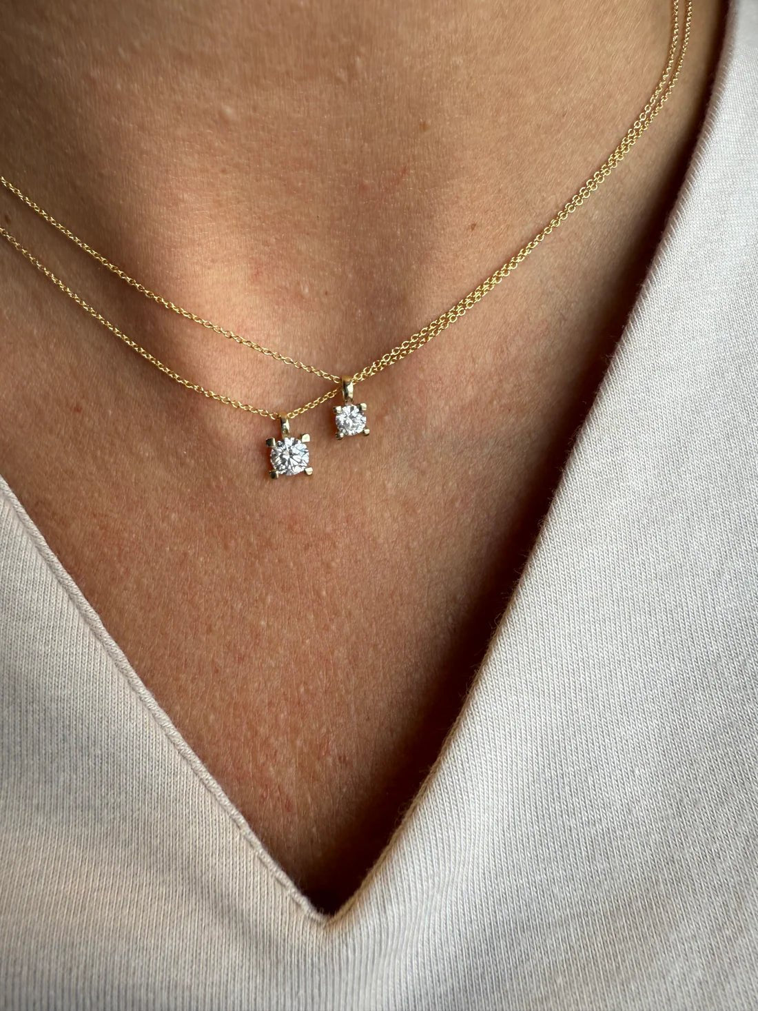 Collar Minimal — en oro 9K con diamante redondo de 5 mm (0.50ct) de lab — ROUCLÊ Maison Contemporaine