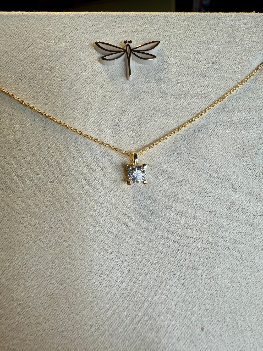 Collar Minimal — en oro 9K con diamante redondo de 5 mm (0.50ct) de lab — ROUCLÊ Maison Contemporaine