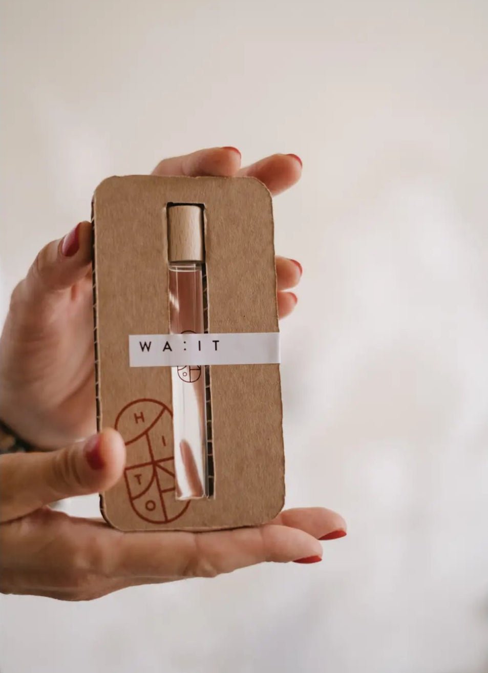 HITO — Eau de parfum en roll - on · 10 ml — ROUCLÊ Maison Contemporaine