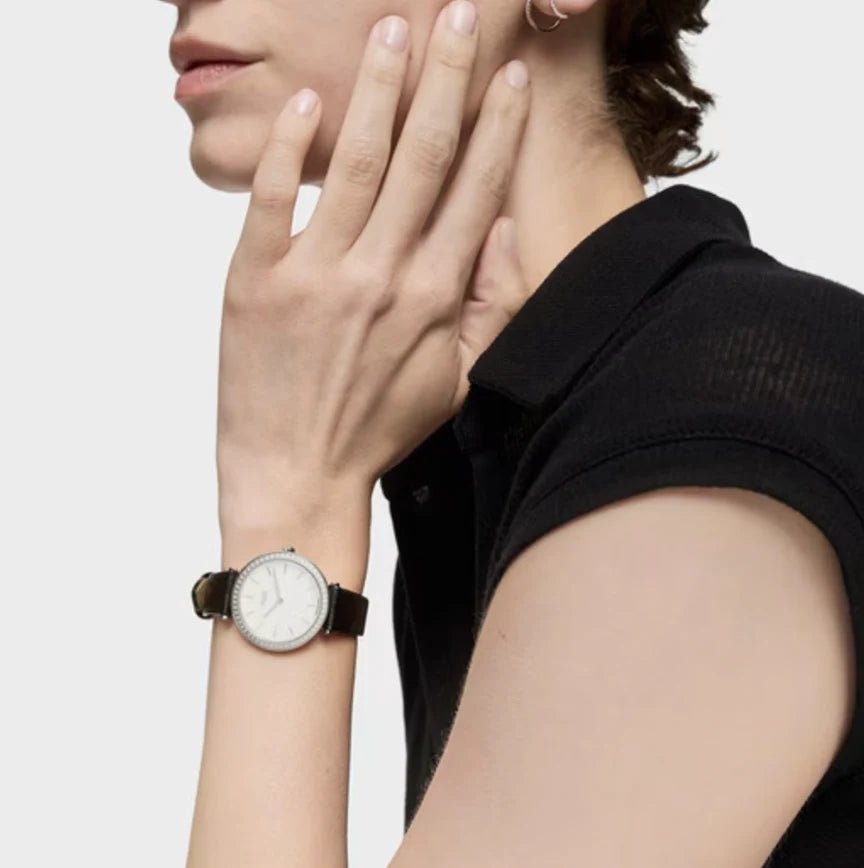 Les Classiques — Reloj con diamantes 0,49 ct y correa de piel negra — ROUCLÊ Maison Contemporaine