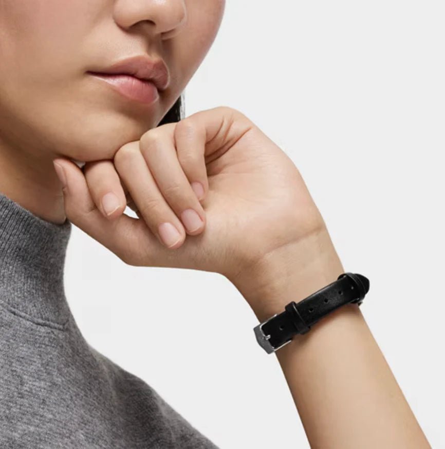 Les Classiques — Reloj con diamantes 0,54 ct y correa de piel negra — ROUCLÊ Maison Contemporaine