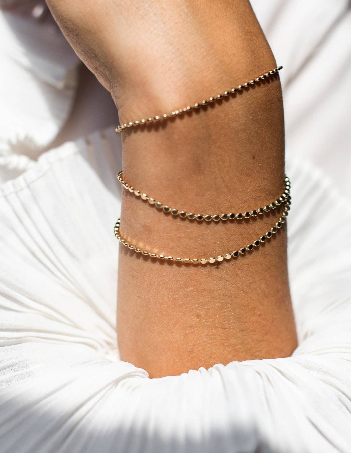 Pulsera Anatole — Dorado satinado con diseño clásico — ROUCLÊ Maison Contemporaine