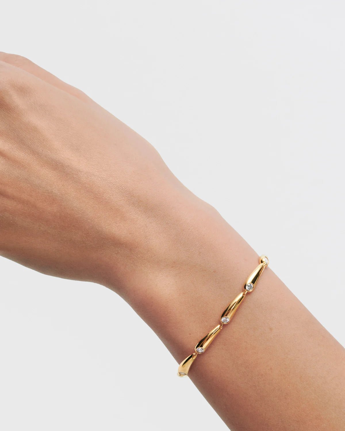 Pulsera Caramelle — Eslabones dorados con circonitas blancas — ROUCLÊ Maison Contemporaine