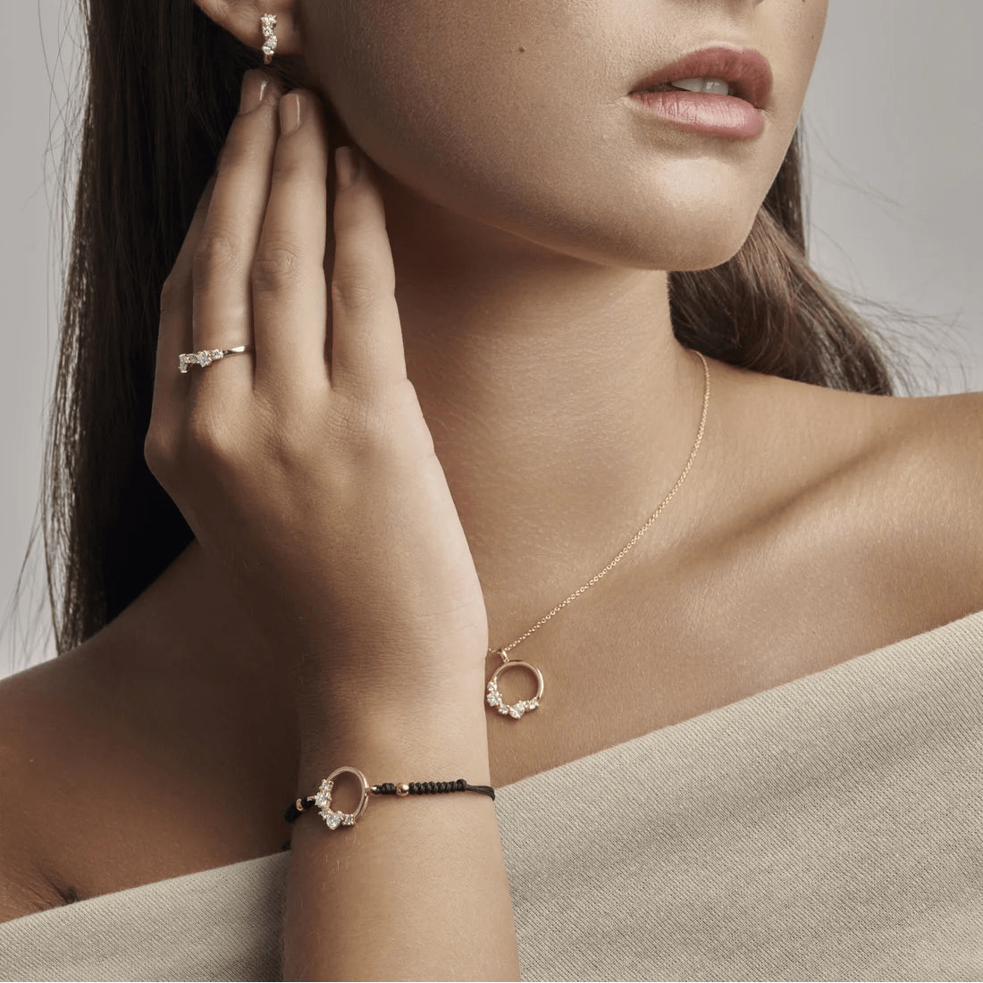 Pulsera Kaos — en oro 9K con diamantes lab y macramé — ROUCLÊ Maison Contemporaine