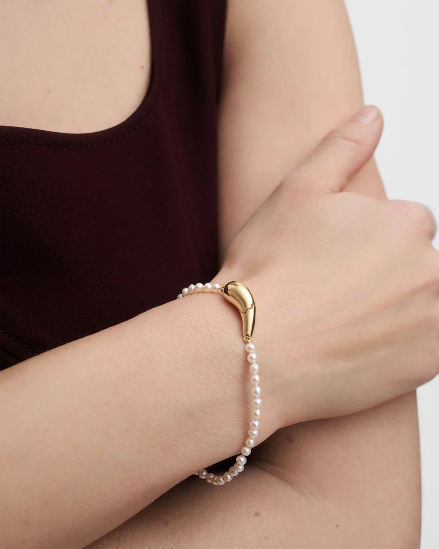 Pulsera La Perla Essential — Plata de ley bañada en oro 18K con perlas cultivadas — ROUCLÊ Maison Contemporaine
