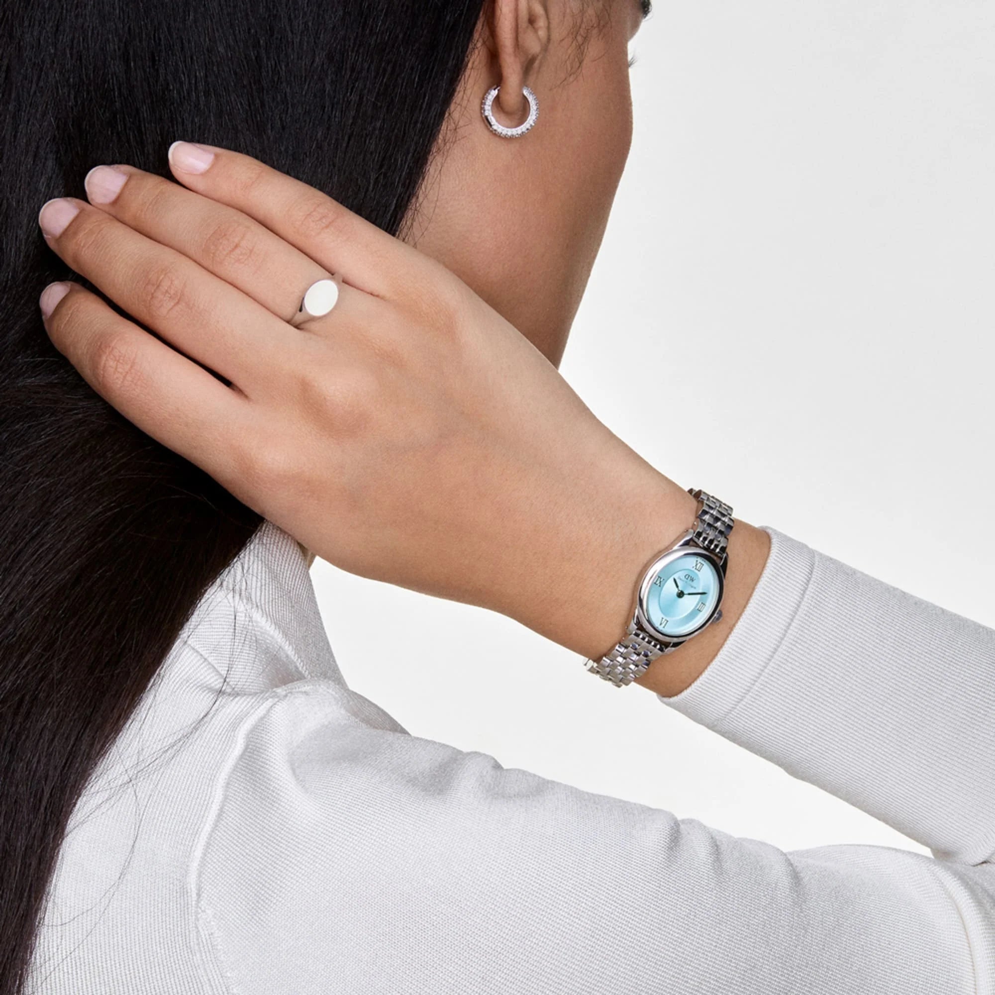 Reloj Ophelia Mini — Esfera Arctic / Azul hielo y brazalete metálico plata — ROUCLÊ Maison Contemporaine