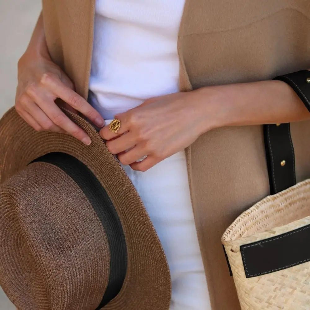 Sac Borneo — Bolso de palma con asa de cuero negro — ROUCLÊ Maison Contemporaine