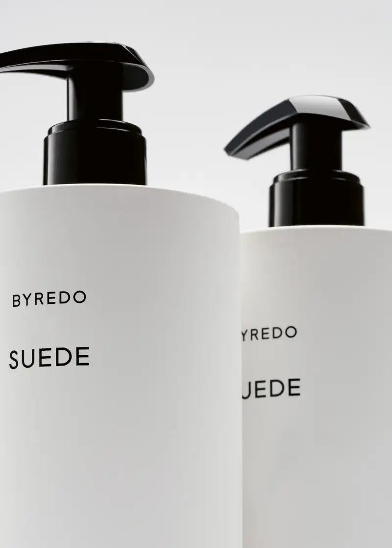 Suede — Hand Lotion 450 ml, BYREDO — ROUCLÊ Maison Contemporaine