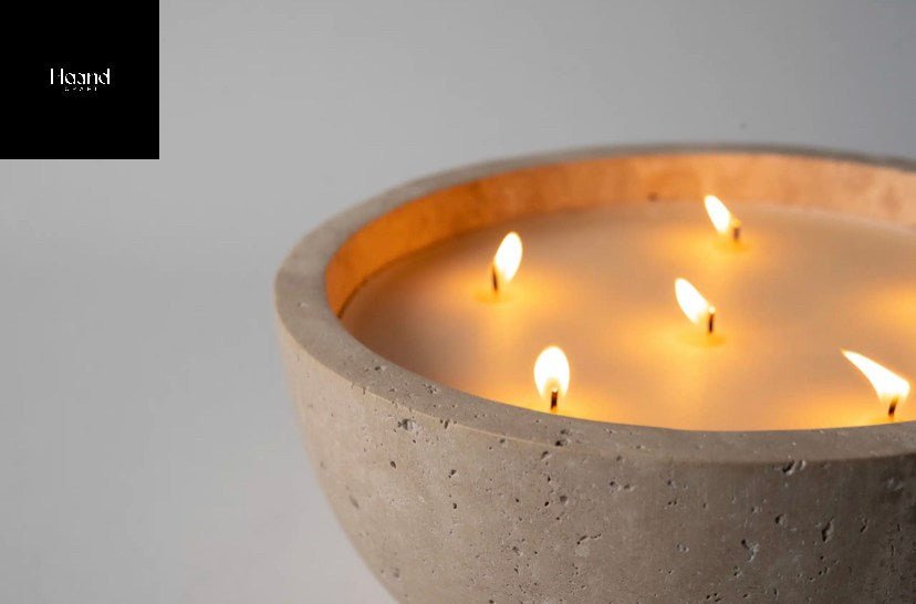 Vela escultórica Fua — Mármol travertino y cera de soja aromática (pequeña y grande) — ROUCLÊ Maison Contemporaine