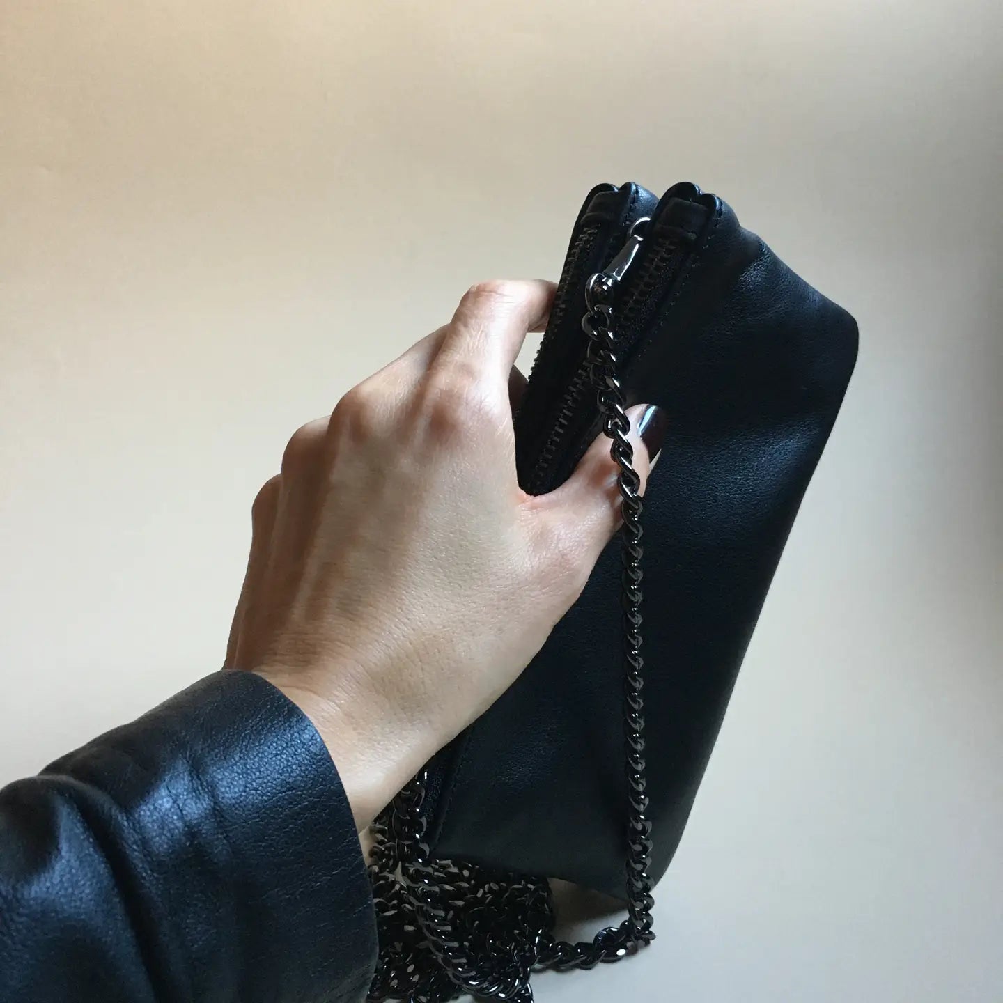 Black Silver Lacquer Evening — Charol negro con detalles en plata — ROUCLÊ Maison Contemporaine