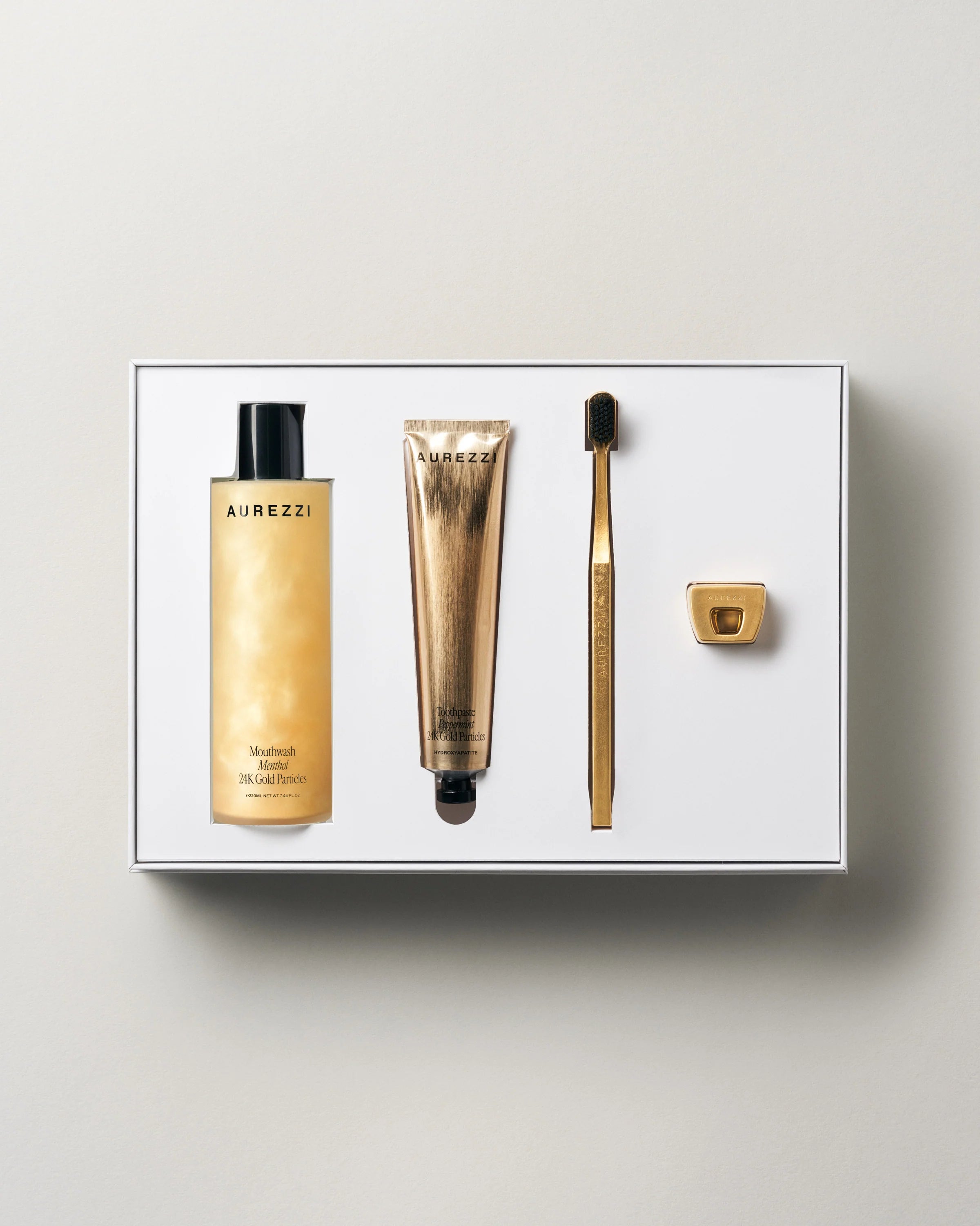 Caja de Regalo Dorada — Set bucal AUREZZI con acabado oro y diseño escandinavo — ROUCLÊ Maison Contemporaine