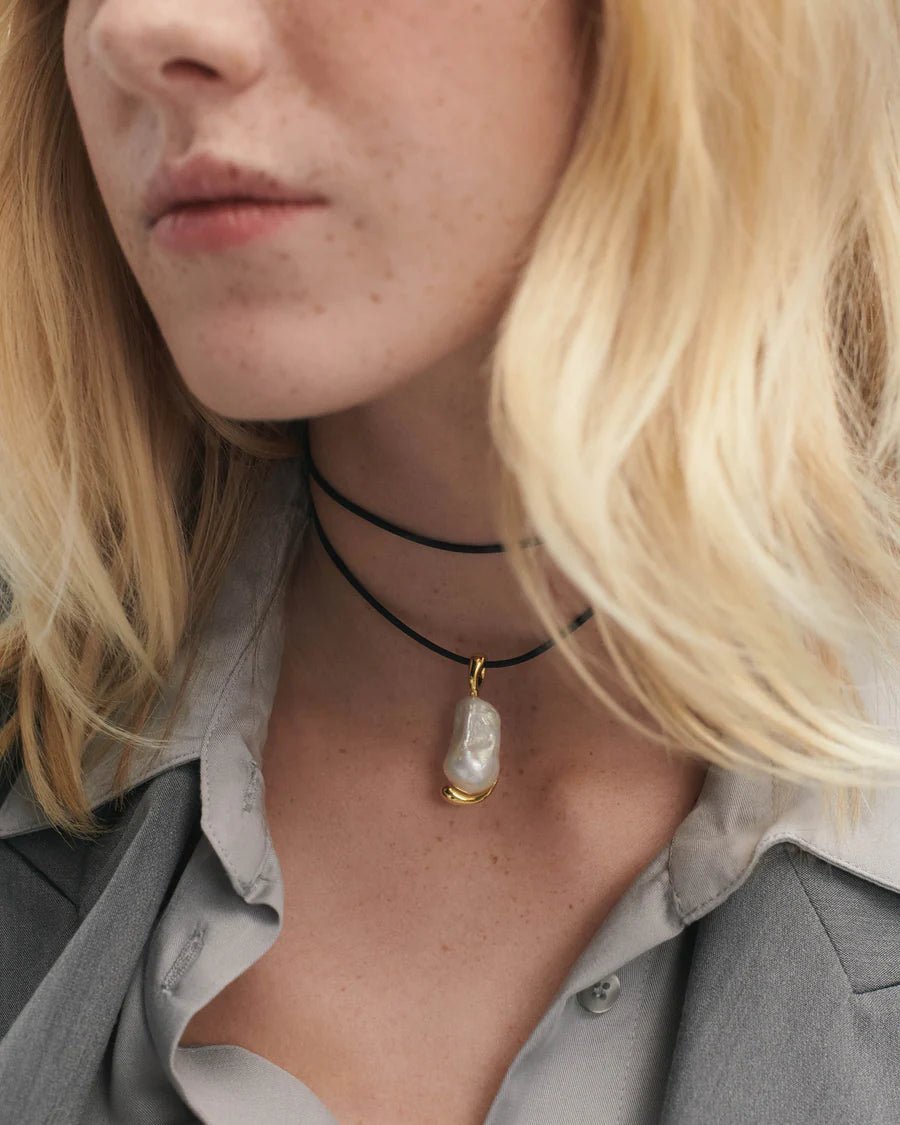 Colgante La Perla — Plata de ley bañada en oro 18K con perla cultivada PDPAOLA — ROUCLÊ Maison Contemporaine