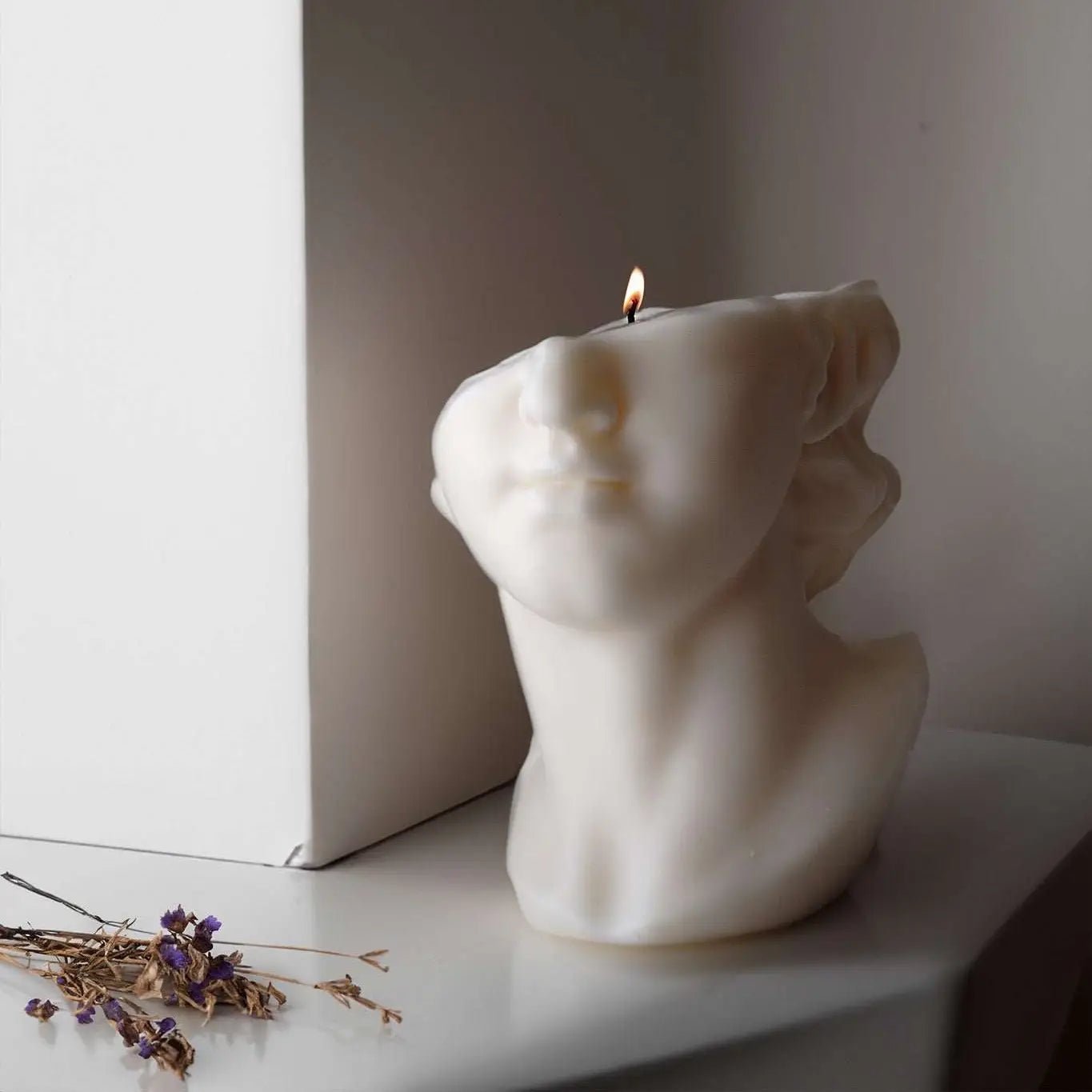 David — Vela escultórica de cera de soja sin perfume — ROUCLÊ Maison Contemporaine