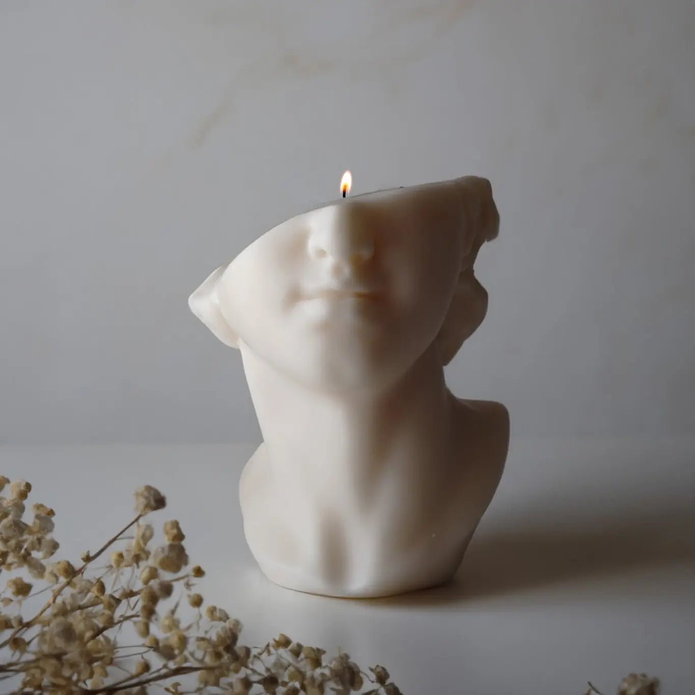 David — Vela escultórica de cera de soja sin perfume — ROUCLÊ Maison Contemporaine