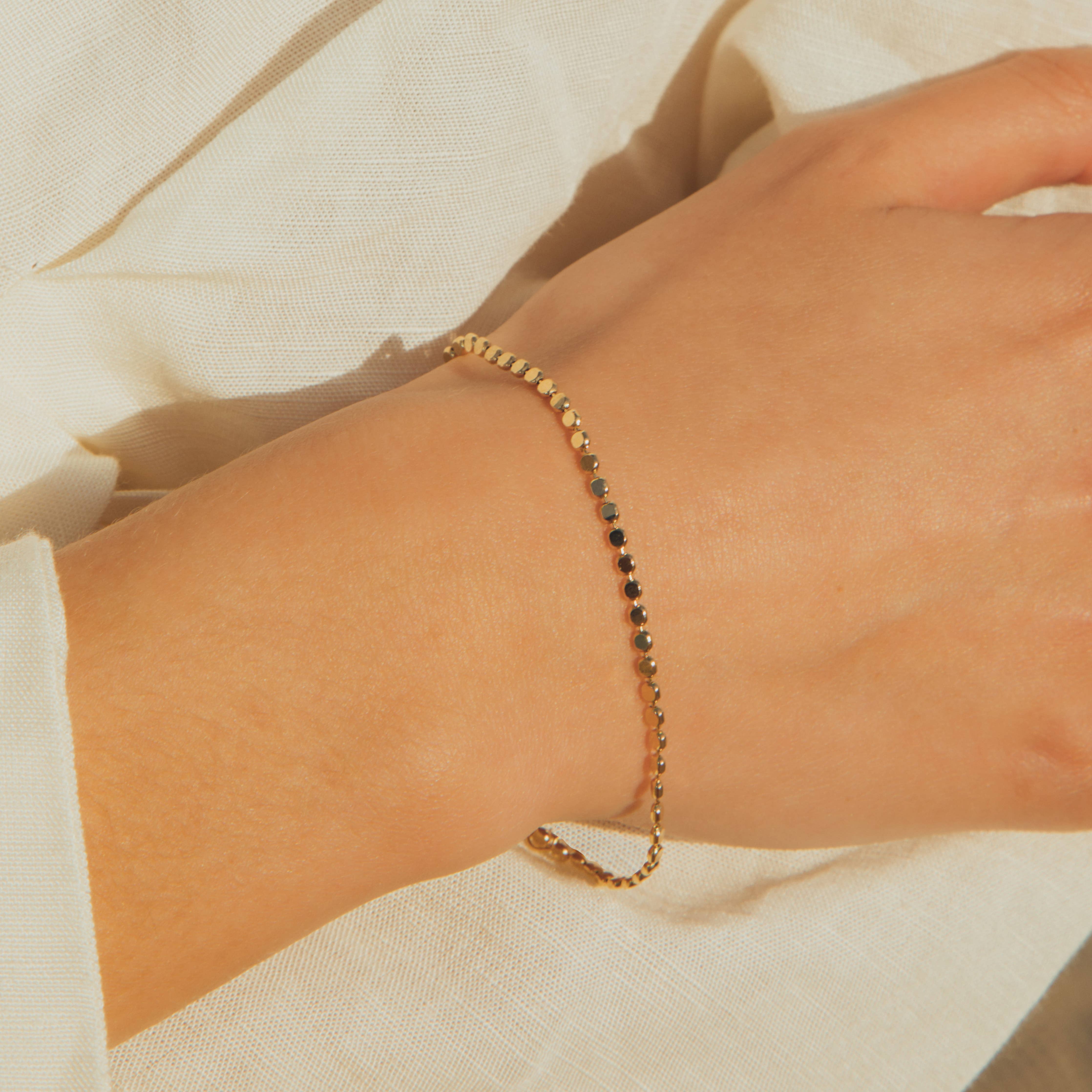 Pulsera Anatole — Dorado satinado con diseño clásico — ROUCLÊ Maison Contemporaine