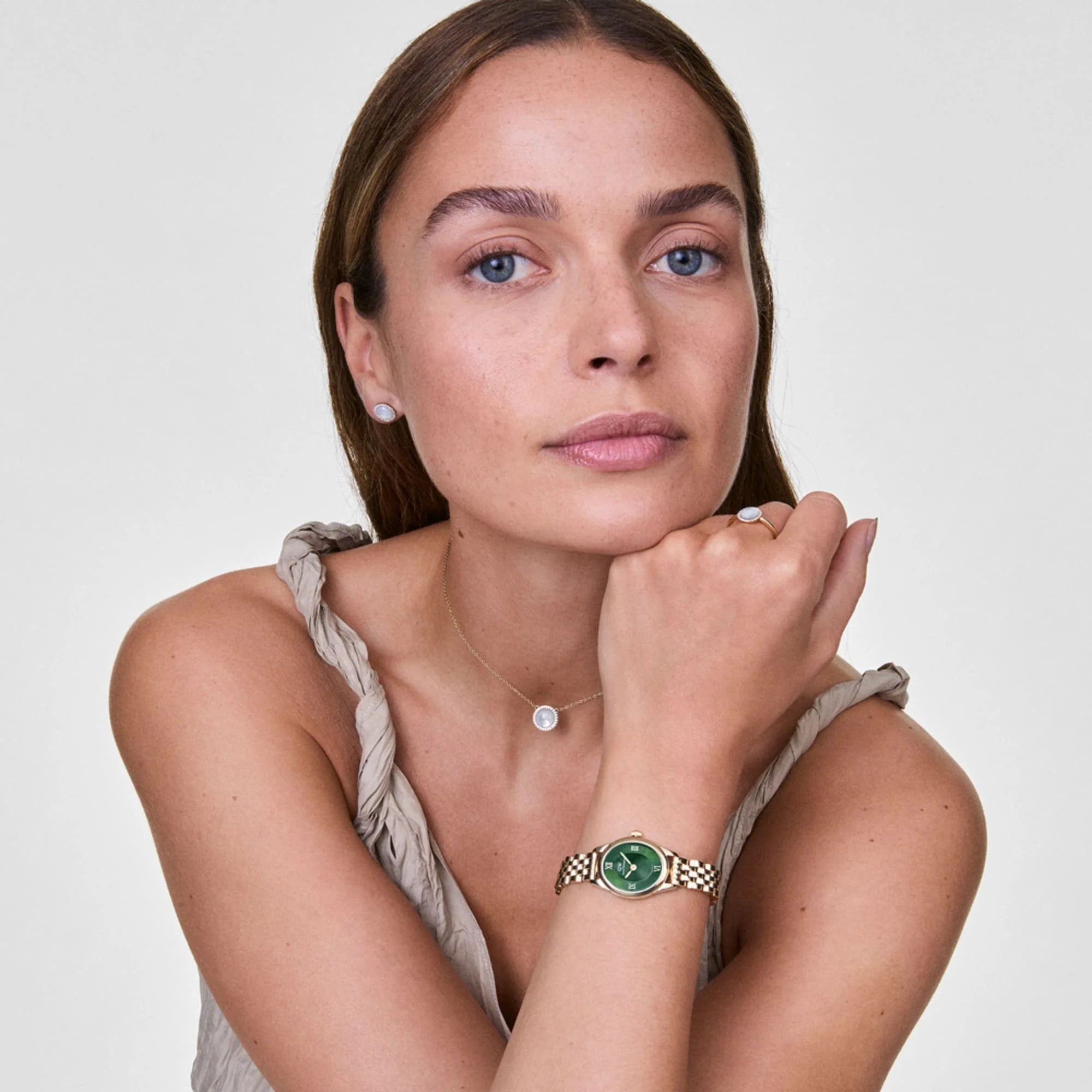 Reloj Ophelia Mini — Esfera verde y brazalete metálico en oro / oro rosa — ROUCLÊ Maison Contemporaine