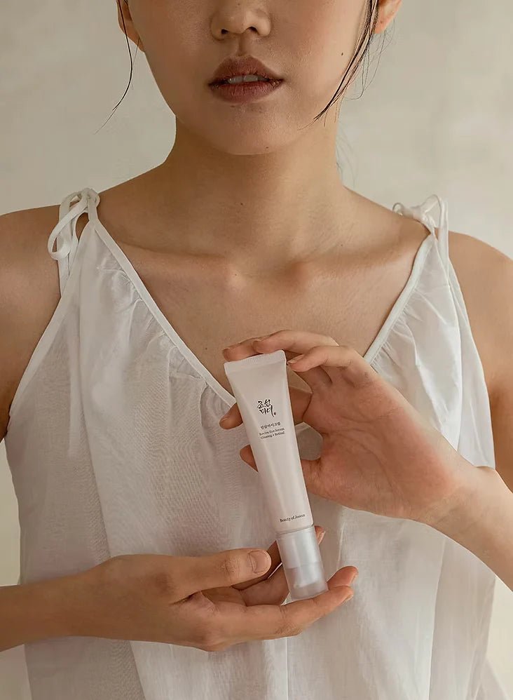 Revive Eye Serum — Ginseng y Retinal. Ritual coreano para una mirada rejuvenecida (30 ml) — ROUCLÊ Maison Contemporaine