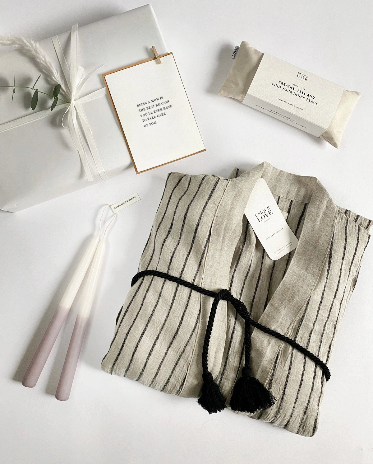 Set de autocuidado | rayas — Kit de relajación con kimono, almohada de lavanda y vela artesanal — ROUCLÊ Maison Contemporaine