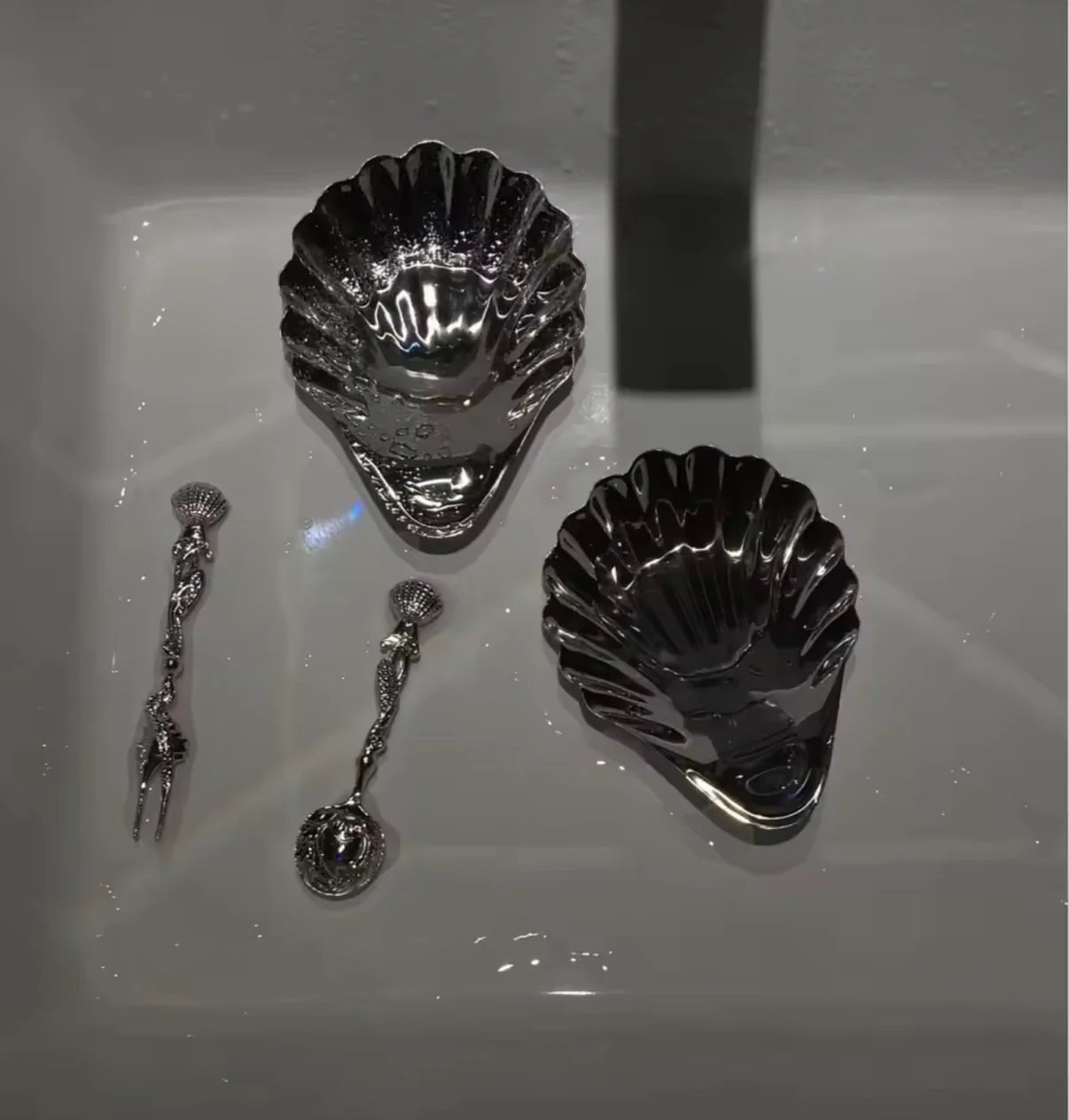Shell Relic — Steel Dish — ROUCLÊ Maison Contemporaine