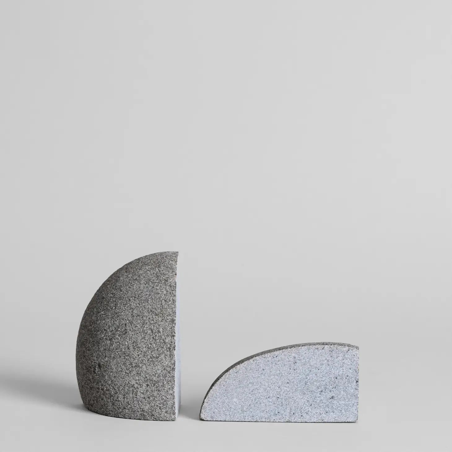 Sujetalibros arquitectónicos — Piedra natural (juego de 2) — ROUCLÊ Maison Contemporaine