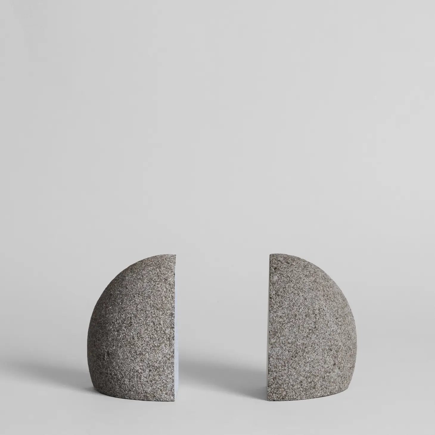 Sujetalibros arquitectónicos — Piedra natural (juego de 2) — ROUCLÊ Maison Contemporaine